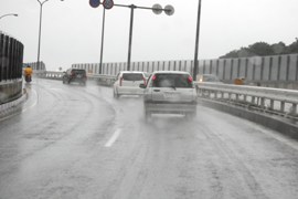 雨の日の路面